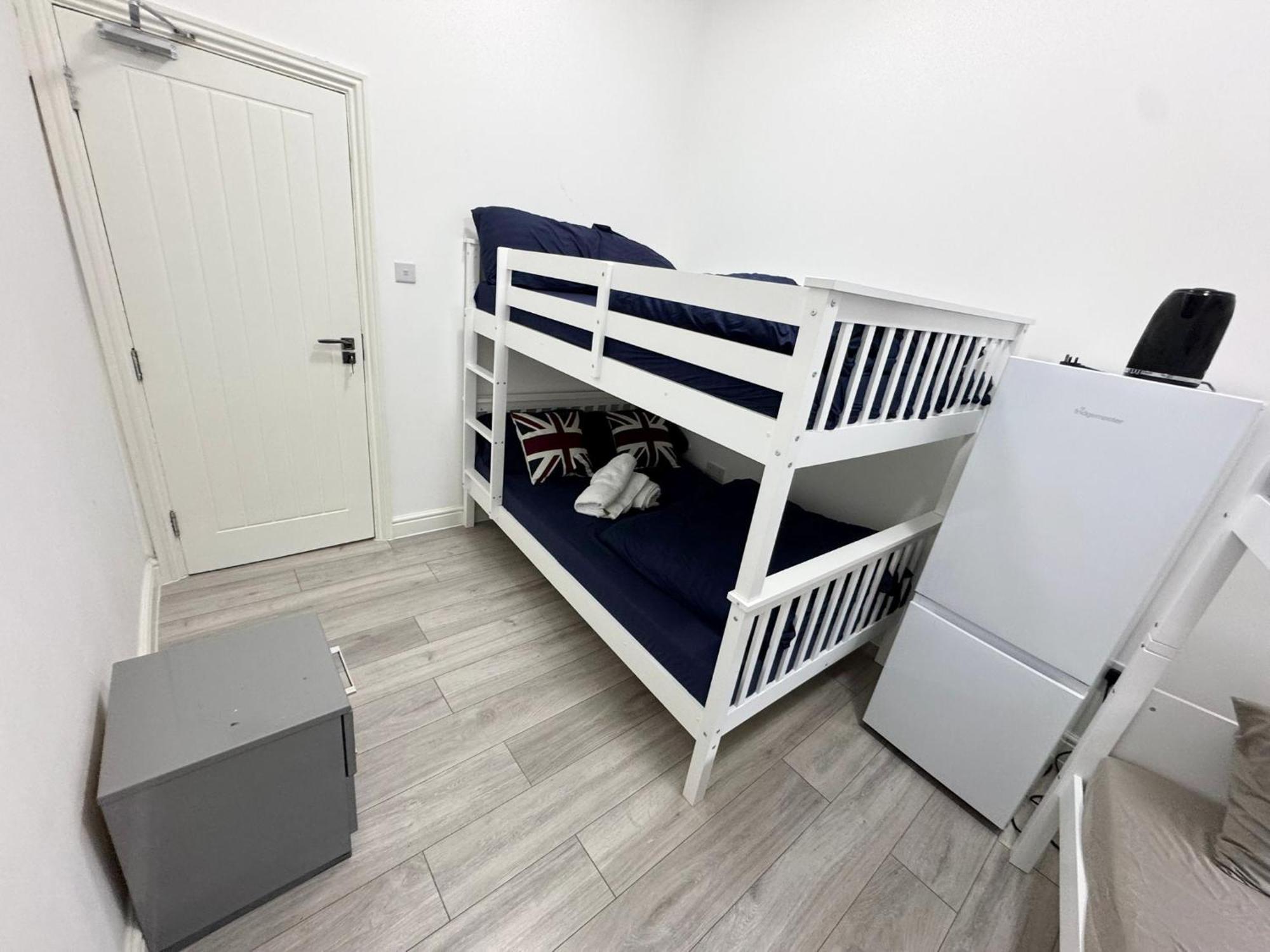 Willesden Green Budget Guesthouse ロンドン エクステリア 写真